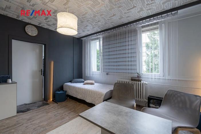 Prodej bytu 3+1, Praha - Lhotka, Dobřejovická, 64 m2