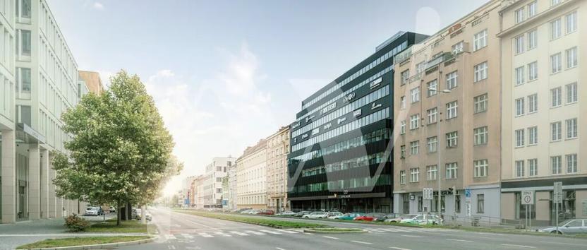 Pronájem kanceláře, Praha - Karlín, Sokolovská, 342 m2