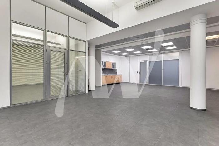 Pronájem kanceláře, Praha - Karlín, Křižíkova, 388 m2