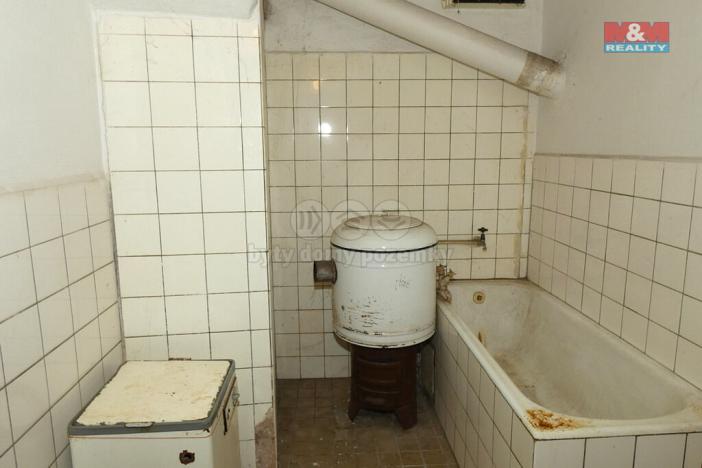 Prodej rodinného domu, Velim, náměstí Obránců míru, 132 m2