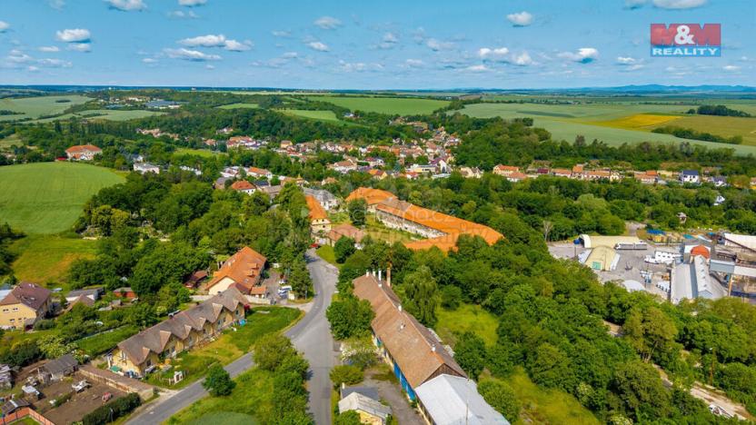 Prodej historického objektu, Zvoleněves, 5000 m2