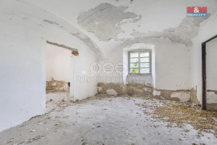 Prodej komerčního pozemku, Zvoleněves, 18484 m2