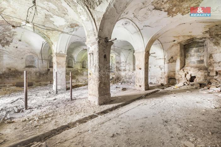 Prodej komerčního pozemku, Zvoleněves, 18484 m2