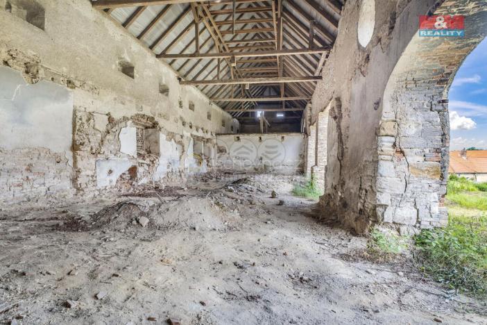 Prodej komerčního pozemku, Zvoleněves, 18484 m2