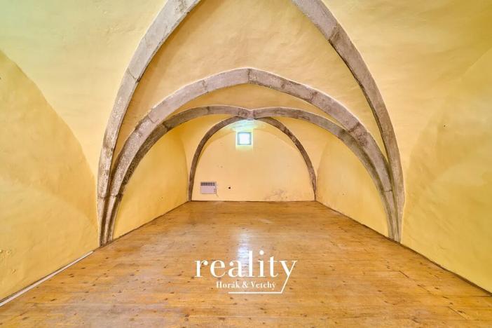 Pronájem obchodního prostoru, Znojmo, Horní náměstí, 31 m2