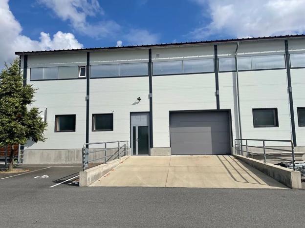 Pronájem výrobních prostor, Tachlovice, Karlštejnská, 28800 m2