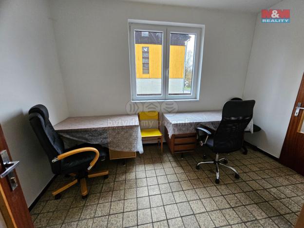 Pronájem skladu, Tisová - Hlinné, 1000 m2