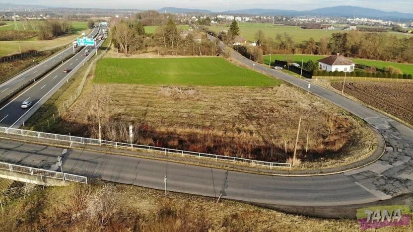 Prodej komerčního pozemku, Čtveřín, 3080 m2