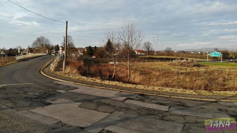 Prodej komerčního pozemku, Čtveřín, 3080 m2