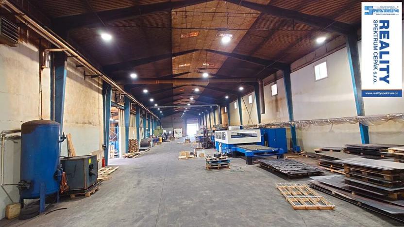 Pronájem skladu, Lišov, Hůrecká, 1768 m2