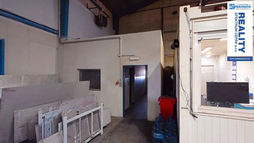 Pronájem skladu, Lišov, Hůrecká, 1768 m2