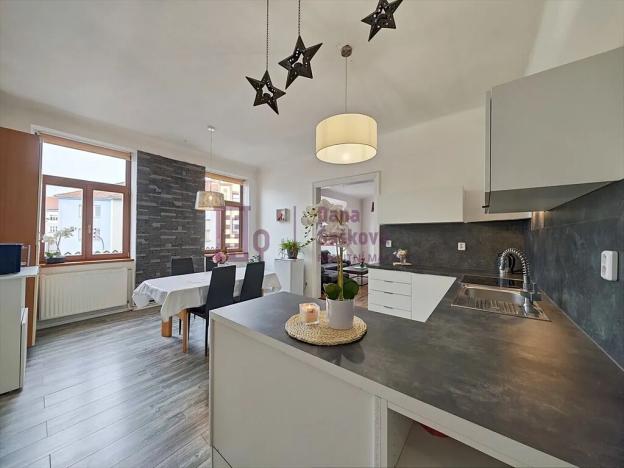 Prodej bytu 4+1, Jindřichův Hradec, Stará cesta, 132 m2