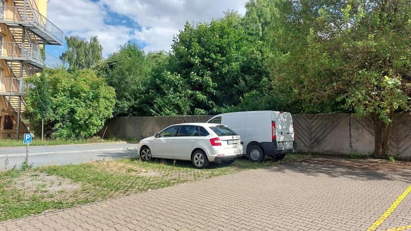 Prodej garážového stání, Klecany, 12 m2