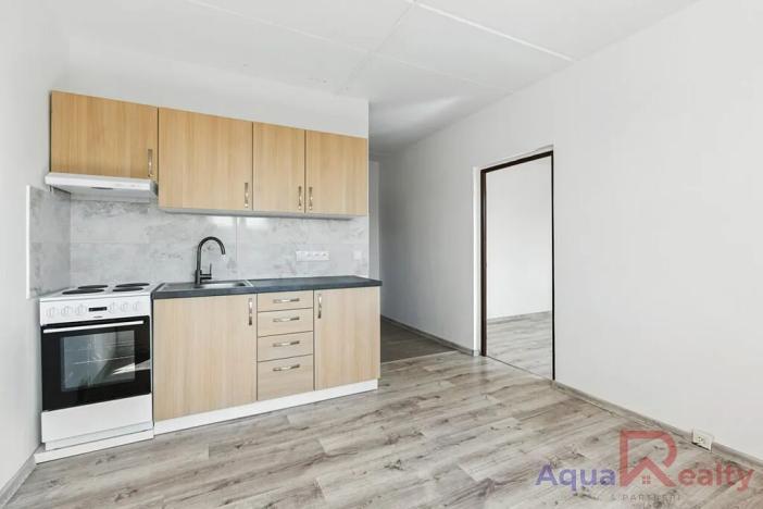 Prodej bytu 1+1, Karlovy Vary, Jana Opletala, 35 m2