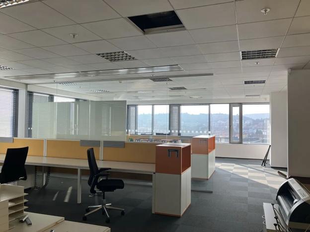 Pronájem kanceláře, Brno, Holandská, 250 m2