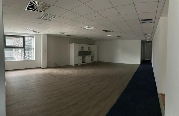 Pronájem kanceláře, Brno, Holandská, 936 m2