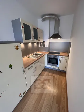 Pronájem bytu 2+kk, Praha - Holešovice, Osadní, 46 m2