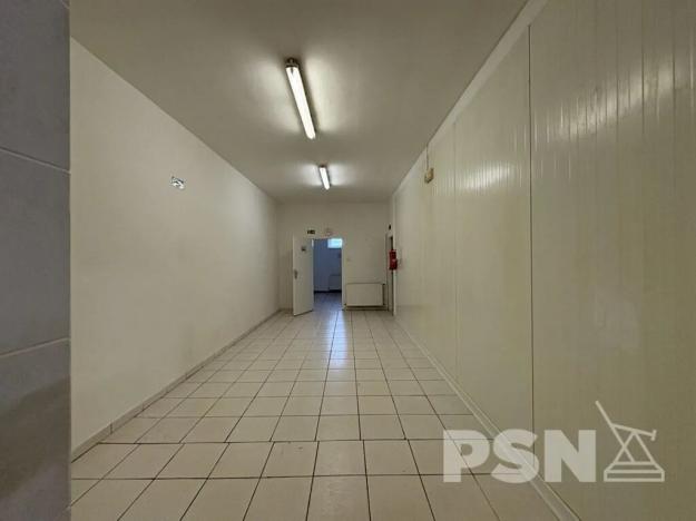 Pronájem výrobních prostor, Brno, U vlečky, 949 m2