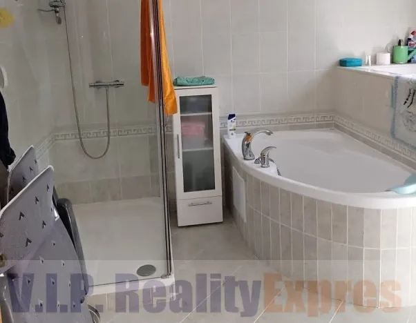 Prodej vily, Popovičky, 340 m2