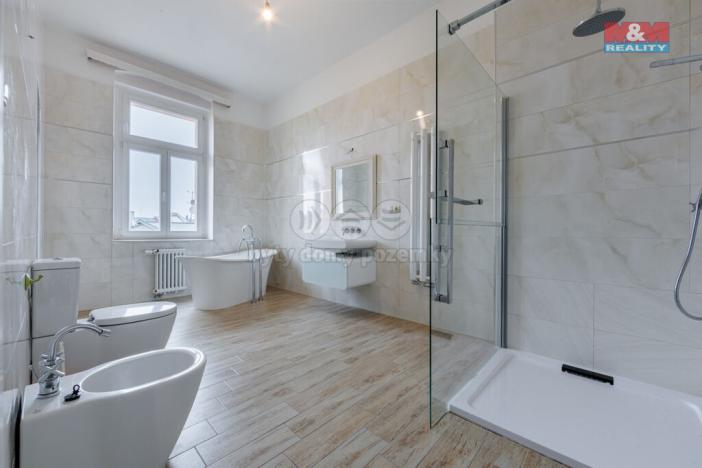 Prodej bytu 2+kk, Karlovy Vary, Svahová, 80 m2