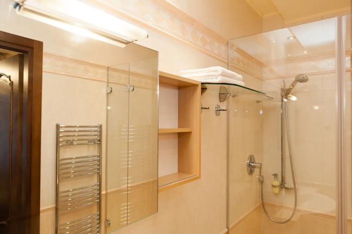 Prodej bytu 4+1, Karlovy Vary, Lázeňská, 160 m2