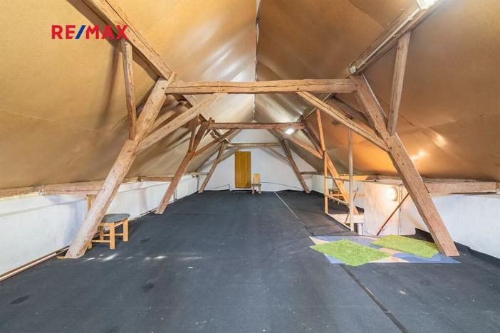 Prodej rodinného domu, Kozárovice, 174 m2