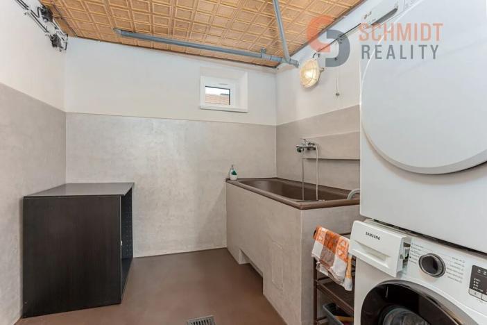 Prodej rodinného domu, Velké Bílovice, nám. Osvoboditelů, 350 m2