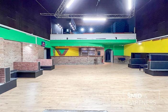 Prodej komerční nemovitosti, Kolín, Kmochova, 560 m2