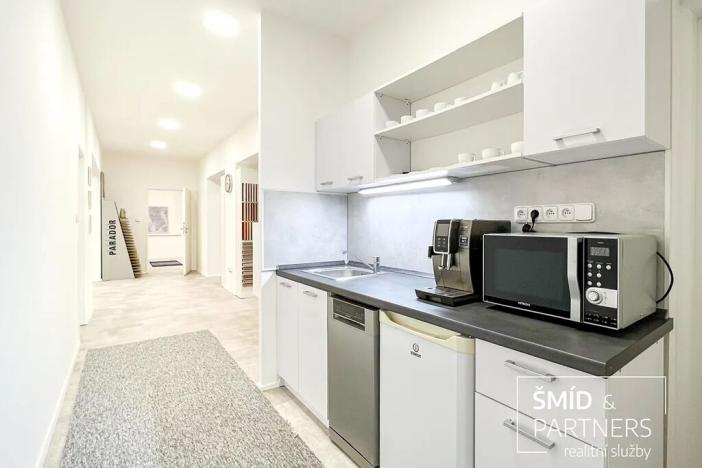 Prodej komerční nemovitosti, Kolín, Kmochova, 560 m2