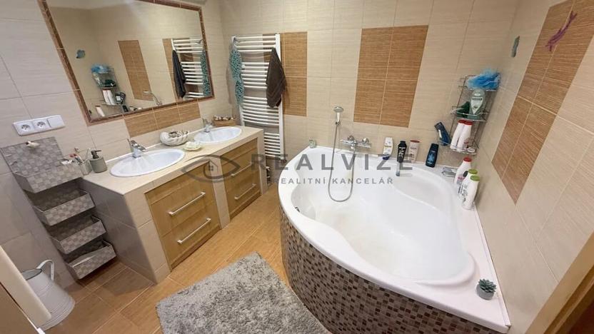 Prodej rodinného domu, Strážkovice, 200 m2