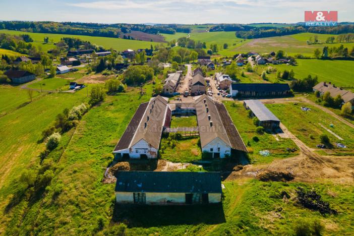 Prodej zemědělského objektu, Černovice, 4026 m2