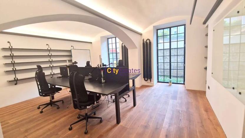 Prodej kanceláře, Praha - Smíchov, Janáčkovo nábřeží, 135 m2