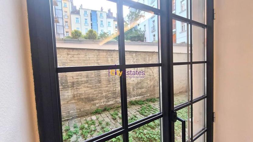 Prodej kanceláře, Praha - Smíchov, Janáčkovo nábřeží, 135 m2