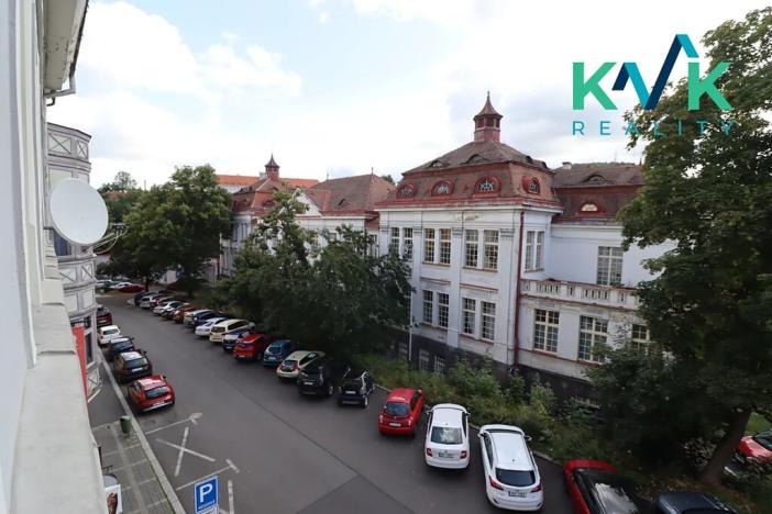 Prodej bytu 3+1, Karlovy Vary, Bulharská, 94 m2