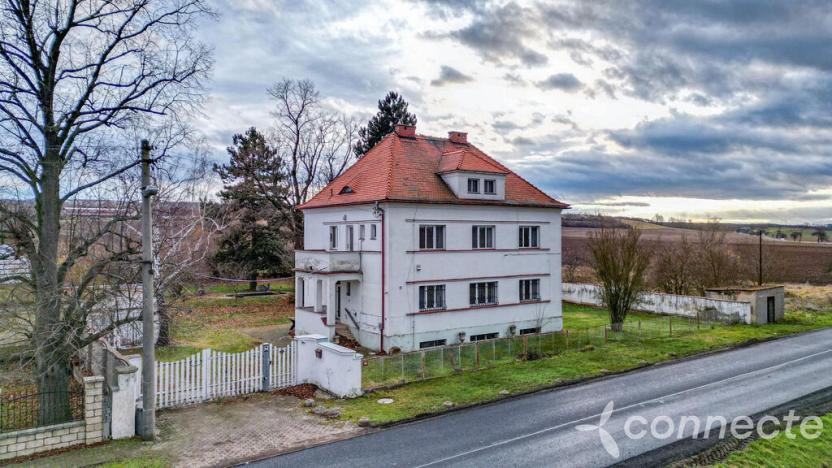 Prodej rodinného domu, Liběšice, 380 m2