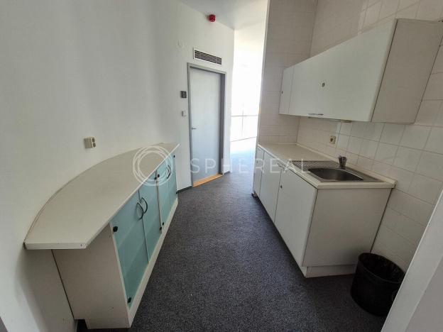 Pronájem kanceláře, Brno - Zábrdovice, Plynárenská, 720 m2