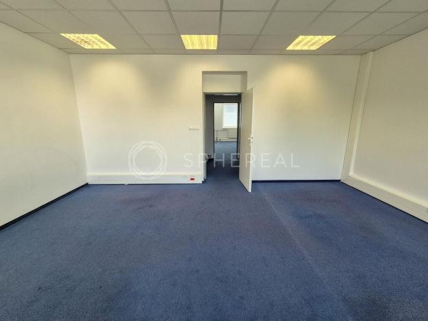 Pronájem kanceláře, Brno - Slatina, Řípská, 436 m2
