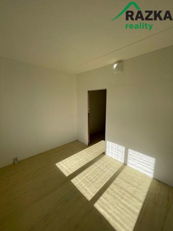 Pronájem bytu 2+1, Chodová Planá, sídliště Lučina, 64 m2