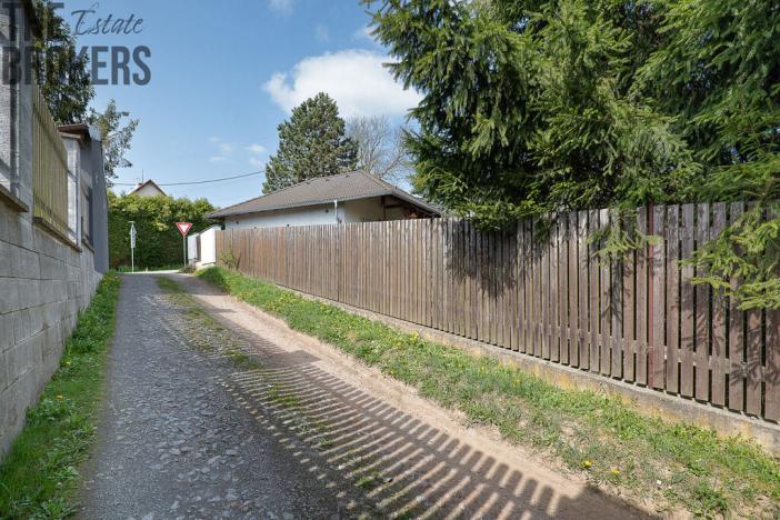 Prodej pozemku, Pyšely, 1325 m2