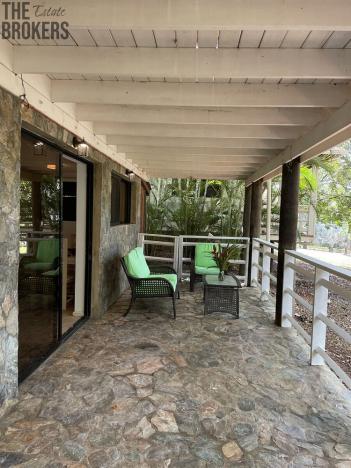 Prodej komerční, Coxen Hole, Roatán, Honduras, 304 m2