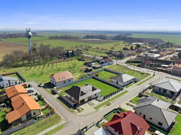 Prodej rodinného domu, Hrádek, 281 m2