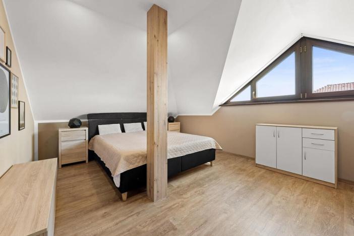 Prodej rodinného domu, Hrádek, 281 m2