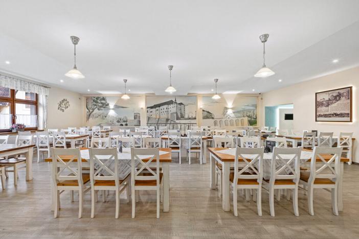 Prodej restaurace, Český Šternberk, 480 m2