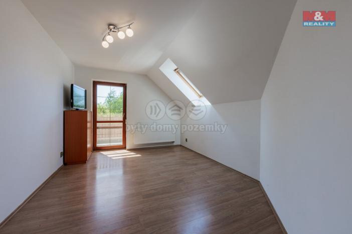 Prodej rodinného domu, Nová Role - Mezirolí, 221 m2