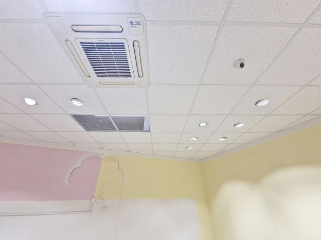 Pronájem obchodního prostoru, Praha - Libeň, Zenklova, 348 m2