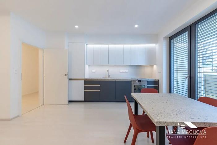 Pronájem bytu 2+kk, Brno, Kumpoštova, 63 m2