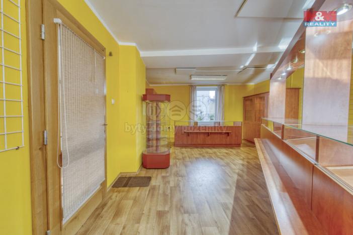 Pronájem obchodního prostoru, Kralovice, Masarykovo nám., 38 m2