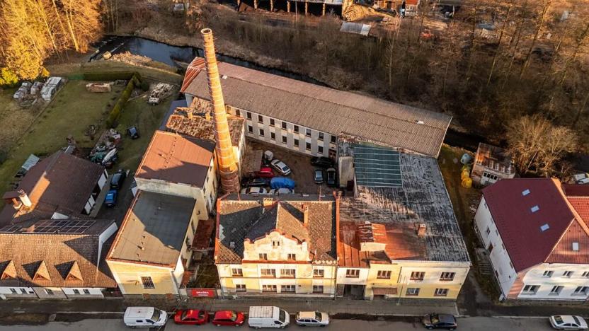 Prodej výrobních prostor, Kolinec, 2640 m2