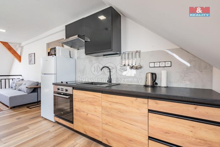 Pronájem atypického bytu, Hoštice, 60 m2