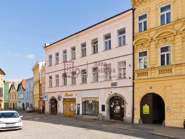 Pronájem bytu 2+kk, Jindřichův Hradec, nám. Míru, 46 m2